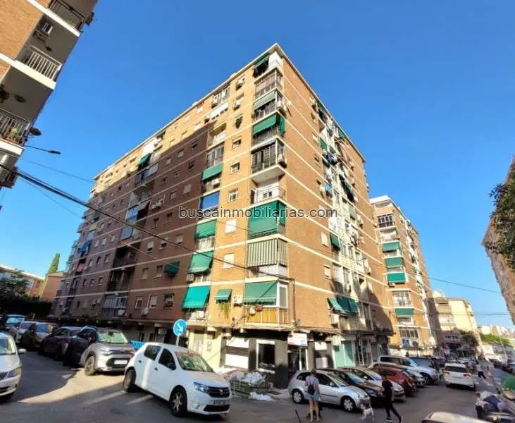 Local Comercial en Venta en Málaga Ideal para Vivienda