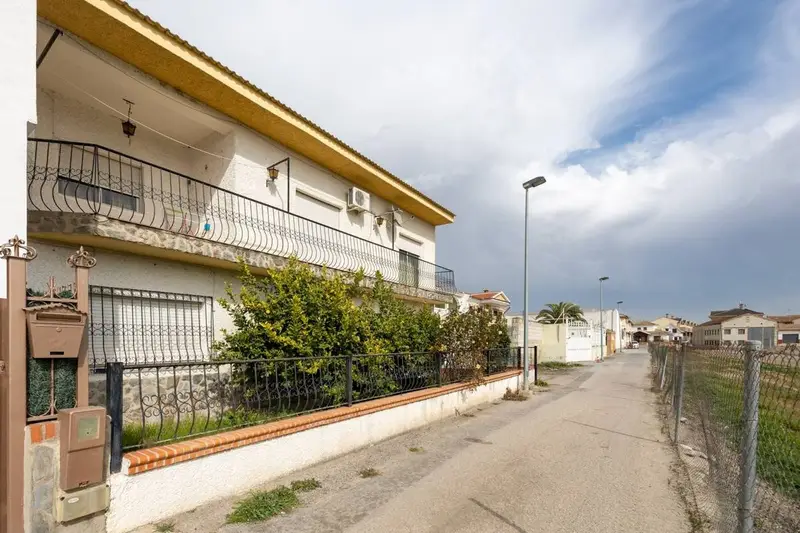 Venta Casa con Chimenea en Fuente Vaqueros