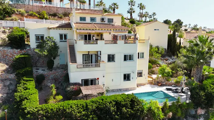 Villa de Lujo 4 Dormitorios en Venta Las Ramblas Golf