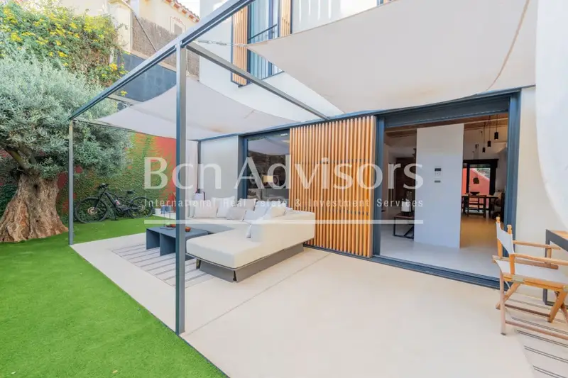 Casa en venta en Sarria Barcelona 222m2 3 plantas Piscina Jardin
