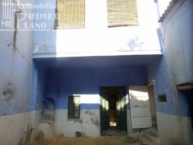 Casa con Locales Comerciales Junto Plaza Espa
A