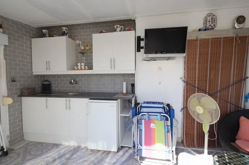 Bungalow con solarium privado en Playa Flamenca. Temporada baja.