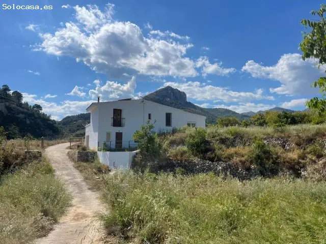 Chalet En Venta En Bolulla, Alicante