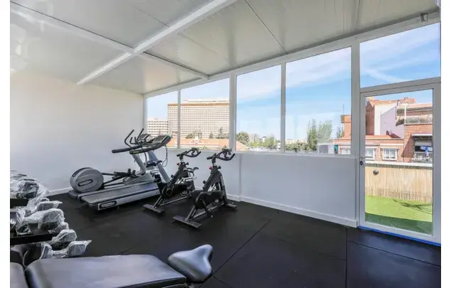 Apartamento 8 Dormitorios Madrid Cerca Metro Linea 5