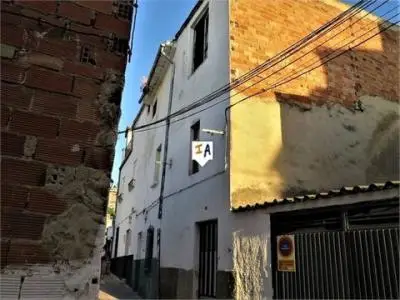Casa en Martos Ideal para Reformar con Vistas Panorámicas