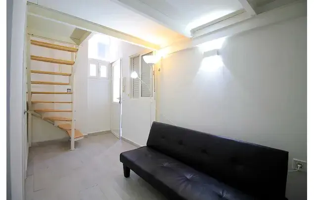 Rent 1 bedroom apartment of 30 m² in Madrid