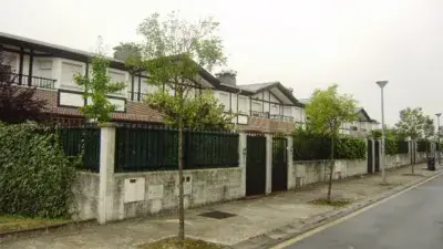 Chalet adosado en Durango con vistas y garaje triple