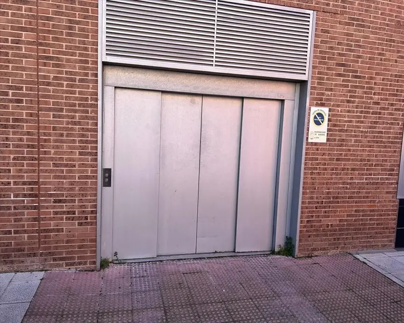Local en Venta en Alovera 14m²