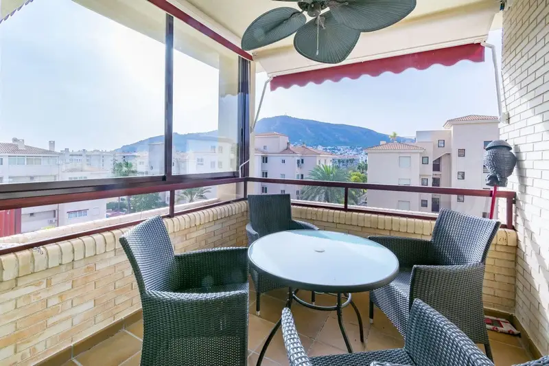 Apartamento en Albir con Piscina y Parking