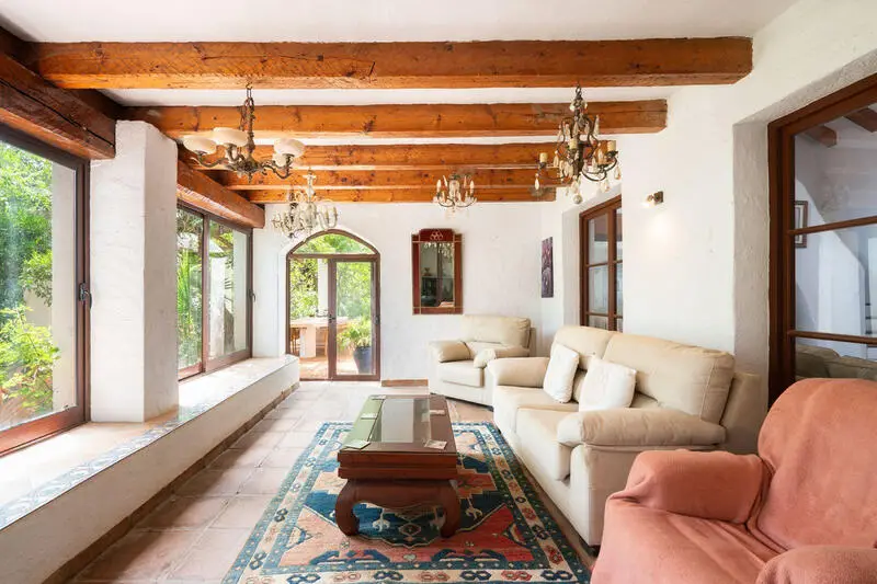 Casa de Campo con 7 Dormitorios y Piscina Privada