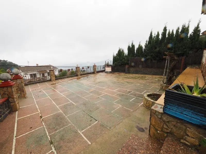 Casa con Patio y Piscina en Roca Rossa Tordera