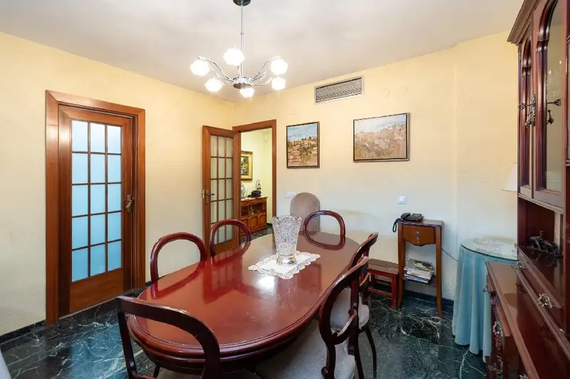 Venta Piso con calefacción en Constitucion Granada