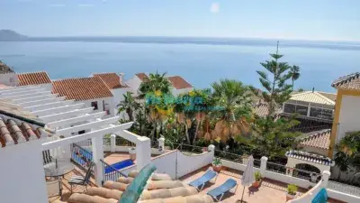 Casa Adosada en Alquiler Nerja Centro 3 Dormitorios Piscina Privada