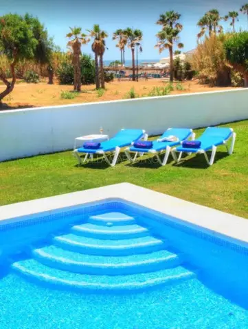 Casa Villa 3 Dormitorios Estepona Frente al Mar