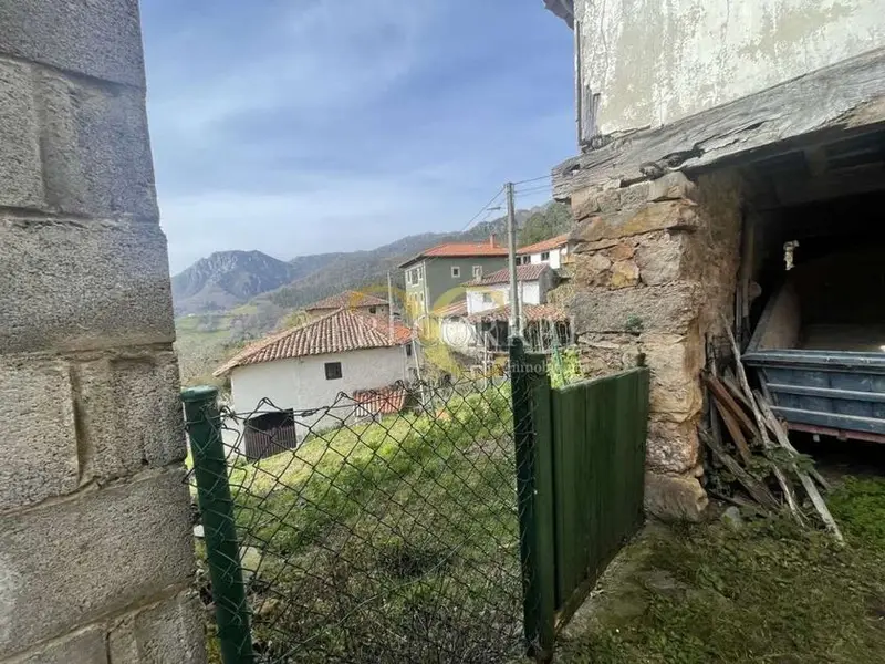 Chalet en Cofiño Asturias para reformar con garaje y huerta