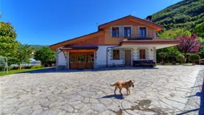 Chalet en Venta en Ungo Cerca de Balmaseda