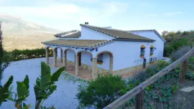 Casa en alquiler en Calle Pantano de La Viñuela, Número 0