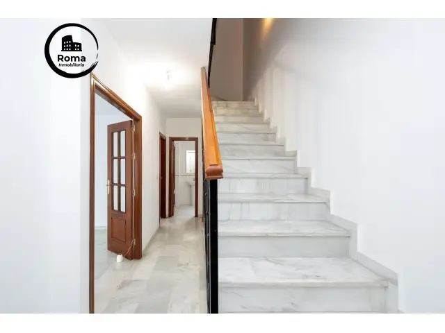 Casa en Armilla 3 habitaciones 3 baños Garaje cerca Metro