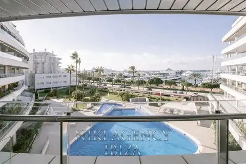 Apartamento en Ibiza Botafoch con Vistas al Mar