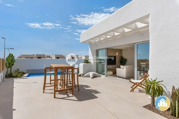 Villa 3 Dormitorios en Venta Estilo Ibicenco