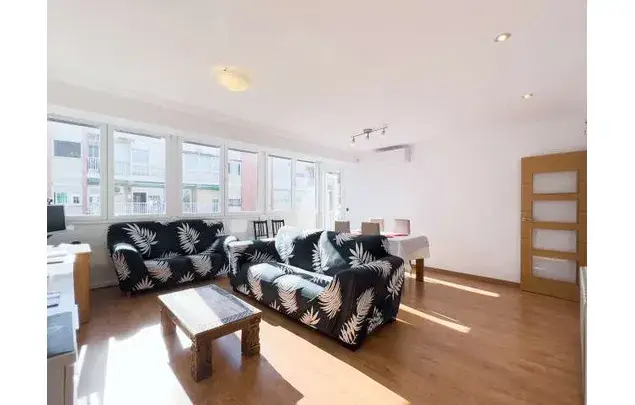 Apartamento 4 Dormitorios Granvia Sud L Hospitalet