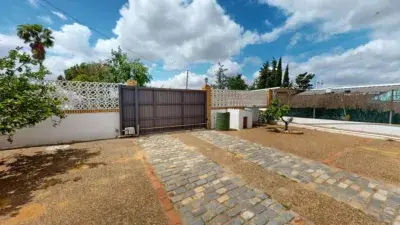 Chalet en Venta La Lapilla 200m2 con Piscina y Apartamento