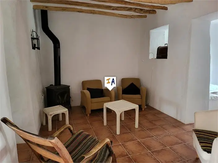 Casa Adosada con Encanto en Lora de Estepa