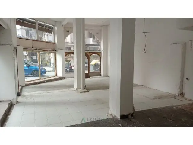 Local Comercial en Alquiler Calle Barcelona A Coru												ña