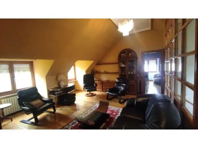 Chalet con Gran Parcela en Azadinos