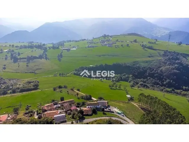 Casona Tradicional Con Terraza, Piscina Y Fincas