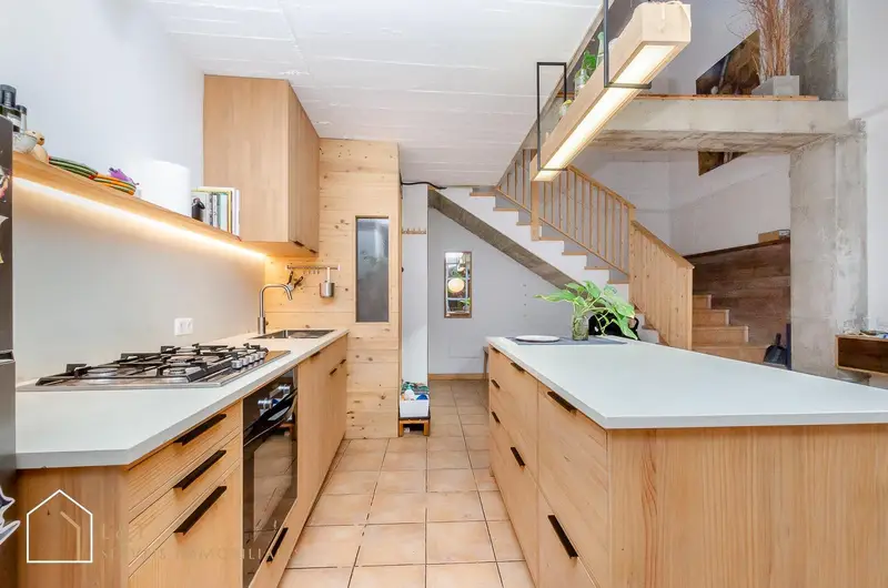 Venta Local Comercial Eixample Barcelona Duplex Reformado
