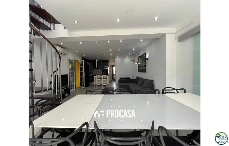 Chalet con Piscina y Licencia Turistica en Empuriabrava