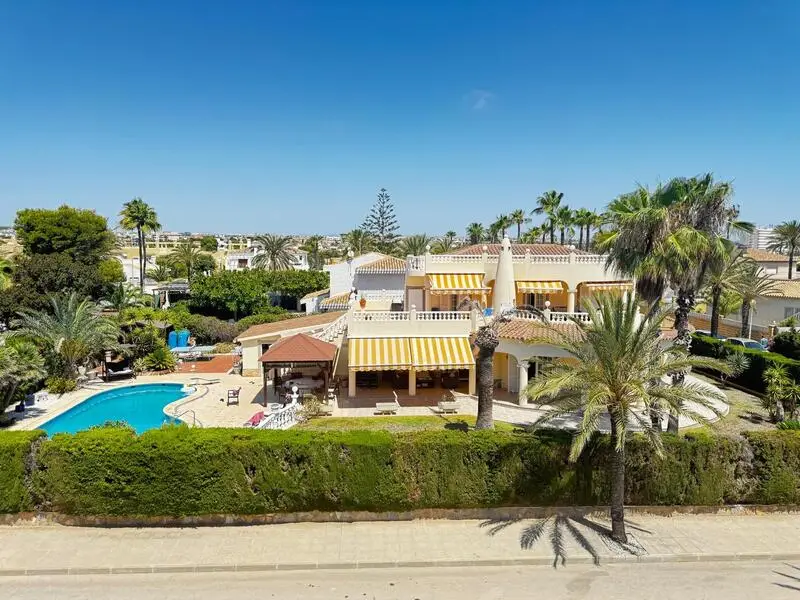 Villa 4 Dormitorios Cabo Roig Orihuela Piscina Privada Cerca Playa