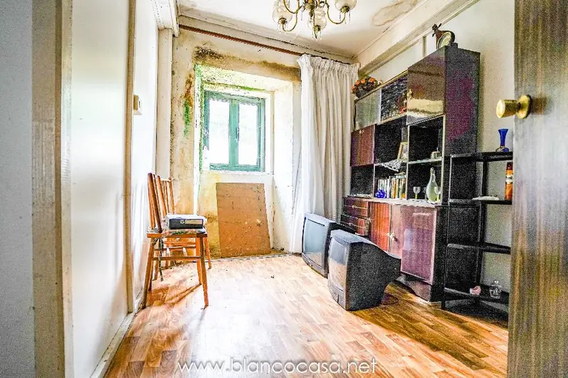 Casa en Buño a Reformar con Jardin y Almacén