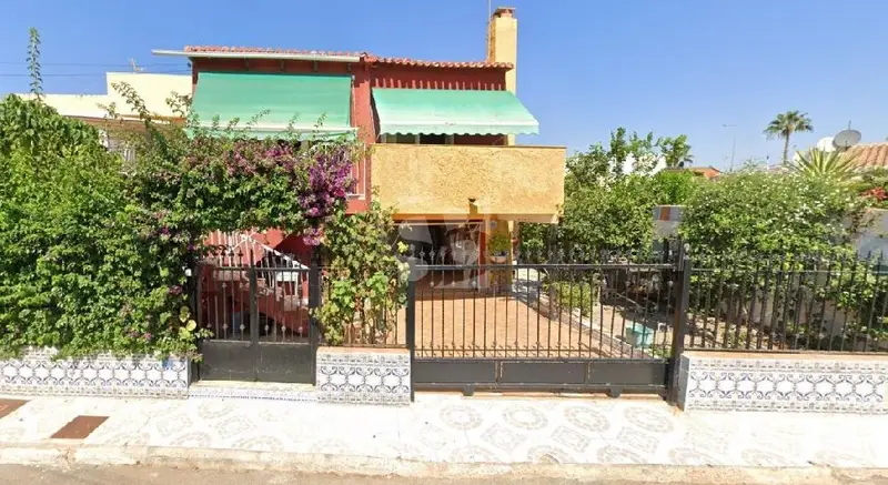 Venta Chalet con Terraza en Punta Prima Orihuela Costa