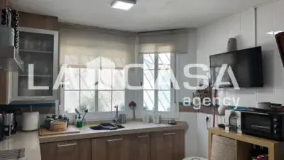 Casa pareada en venta en Entrenúcleos