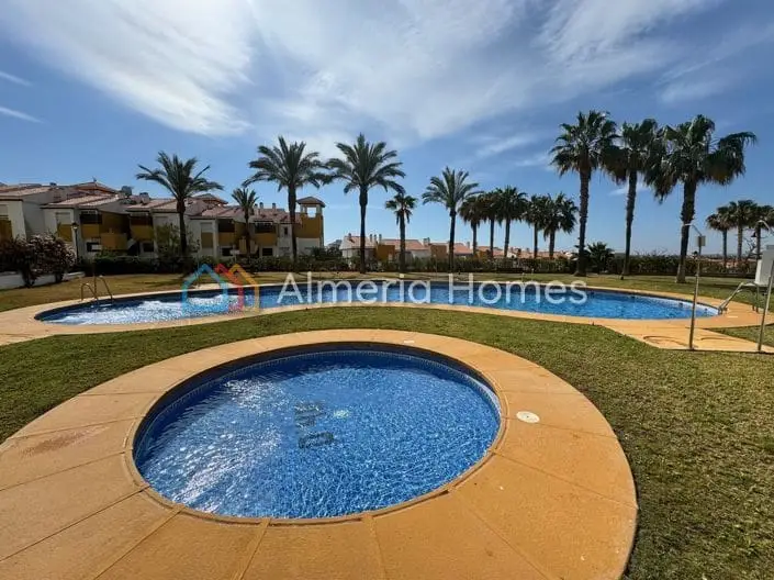 Ático en Vera Playa con Vistas Panorámicas y Piscina
