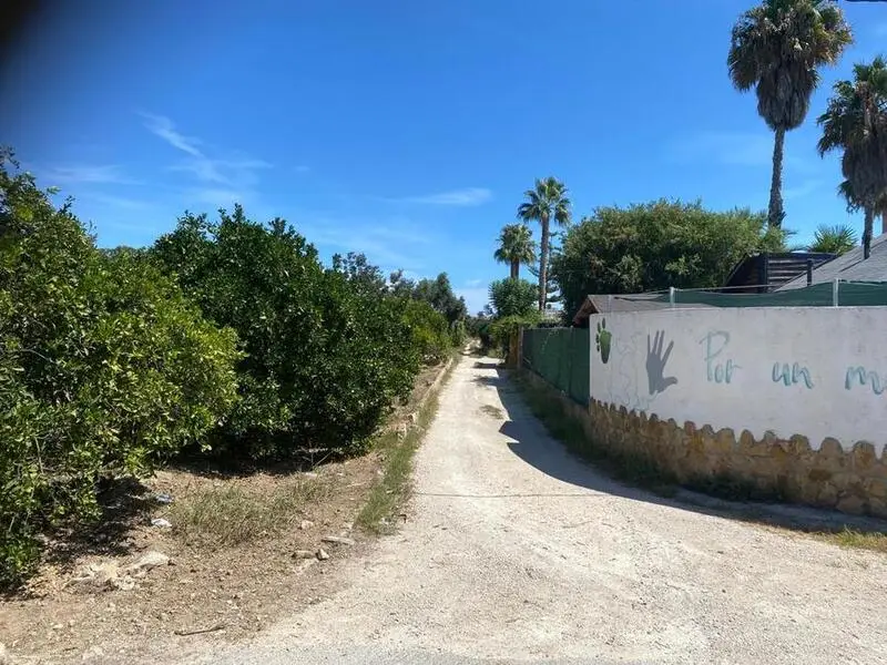 Terreno en Venta cerca de la Playa Oliva 1270m2