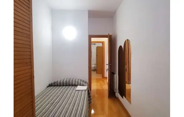 Alquiler Habitacion 90m2 Barcelona Ronda Guinardo Patio Interior
