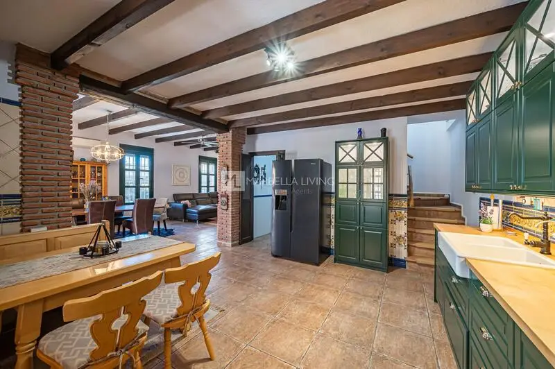 Villa de 5 dormitorios en Pizarra Málaga