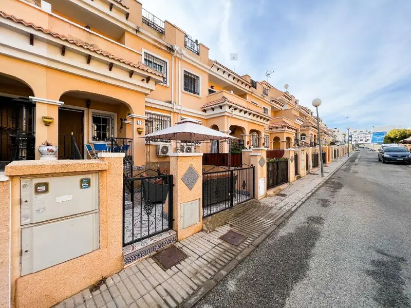 Venta Adosado Piscina Orihuela Costa 3 Dormitorios
