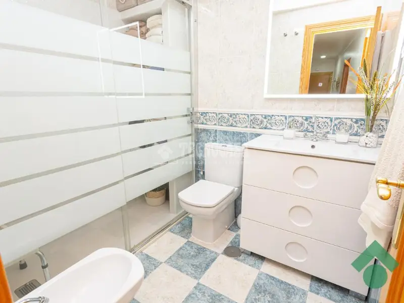 Piso en venta en Algeciras 3 dormitorios 2 baños amueblado terraza