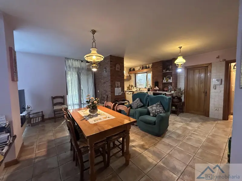Chalet en Puente Arce con Garaje Doble y Jardin 3 Dormitorios