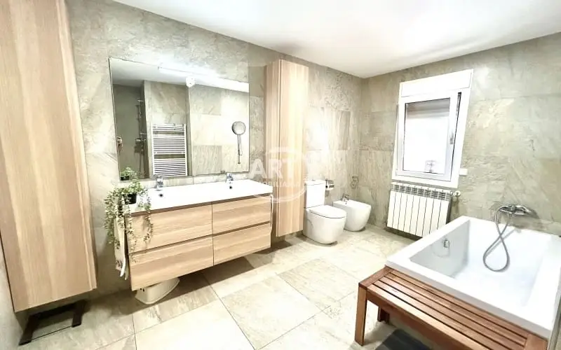 Chalet en Venta Paterna Valencia 5 Dormitorios Jardin Piscina