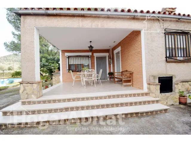 Chalet con Piscina Privada en Mas Casino Vell