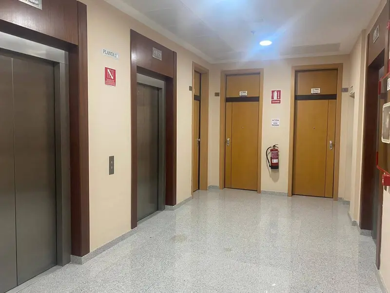 Oficina en Alquiler El Ejido 64m2 Torre Laguna