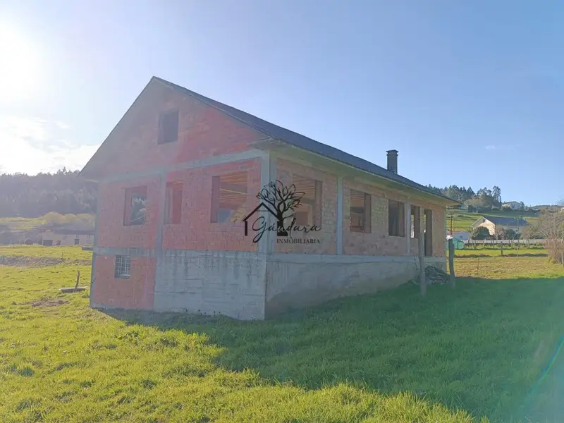 Casa en Obra con Finca 3900m² San Sadurniño