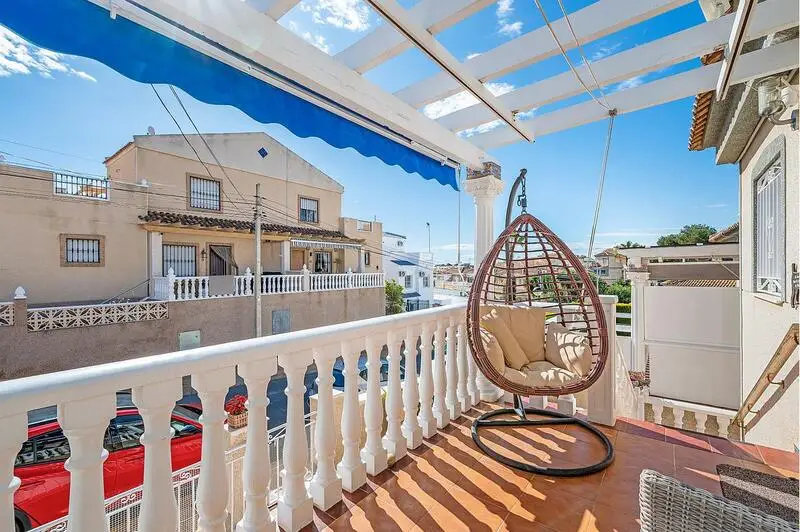 Villa de 4 Dormitorios en Venta San Miguel de Salinas