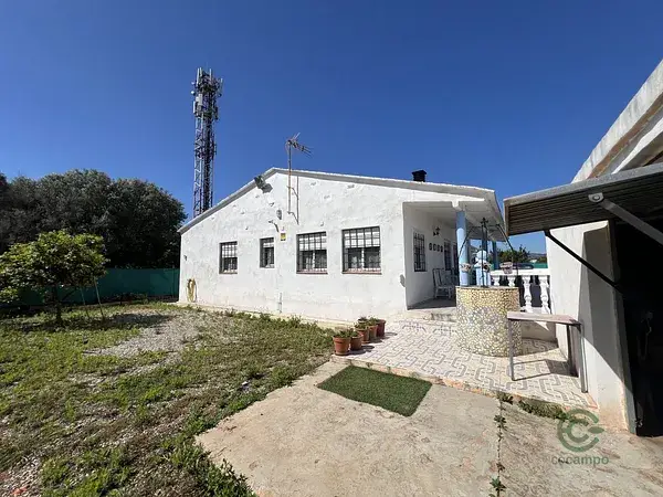 Finca Rustica con Piscina y Olivos Cerca de Castellon