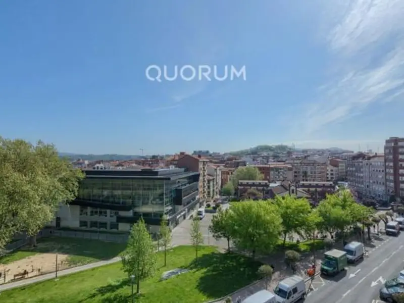 Piso en Barakaldo Centro con Vistas al Parque